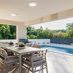 House With A Swimming Pool Vrbnik, Krk - 24526 فربنيك